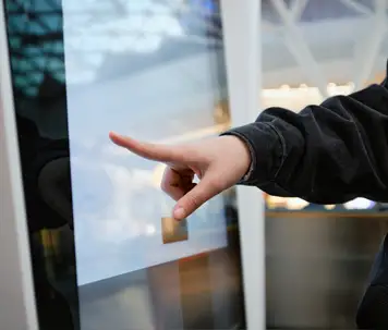 Pantallas Digitales Táctiles en Centros Comerciales